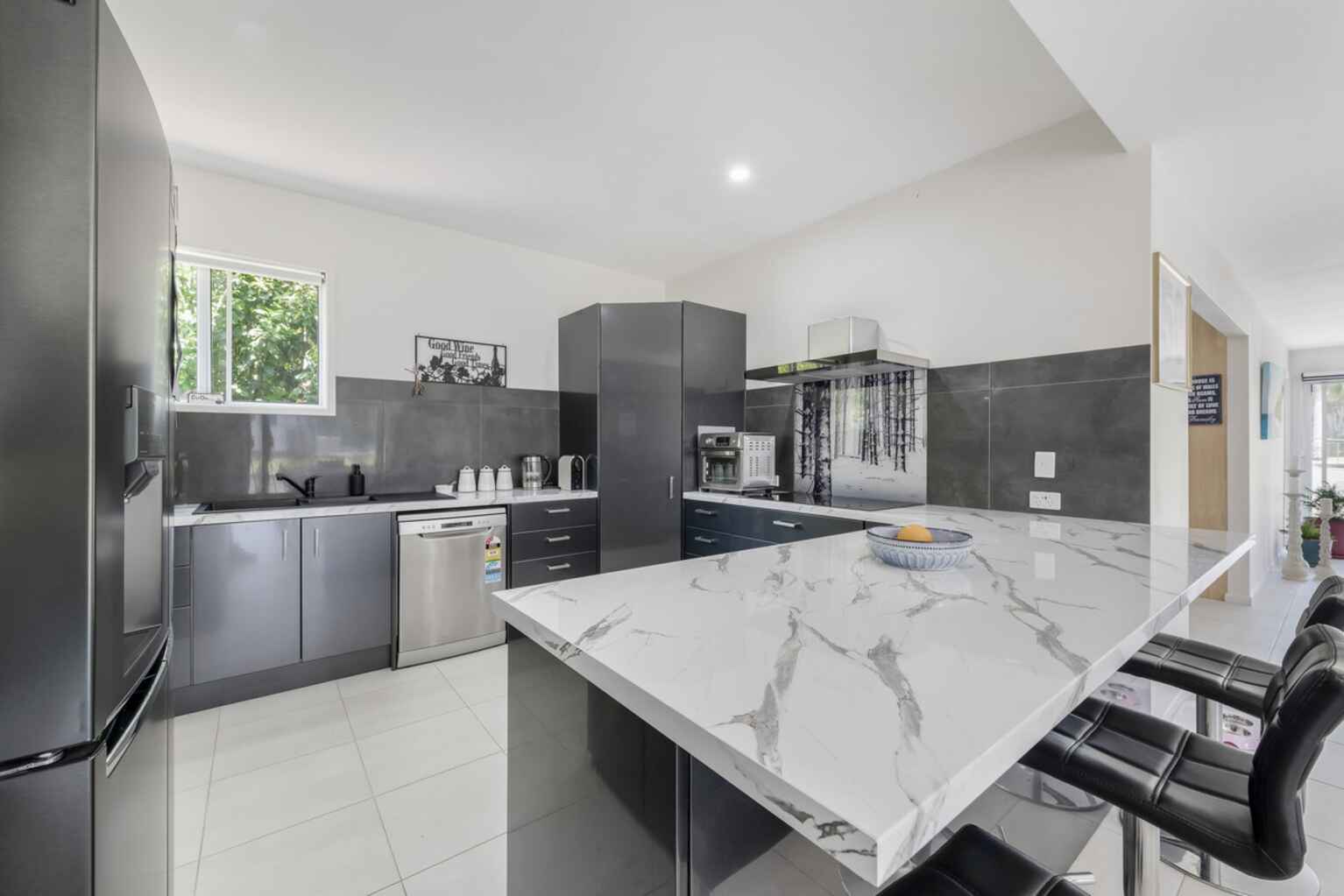 20 Kingfisher Crescent Moore Park Beach