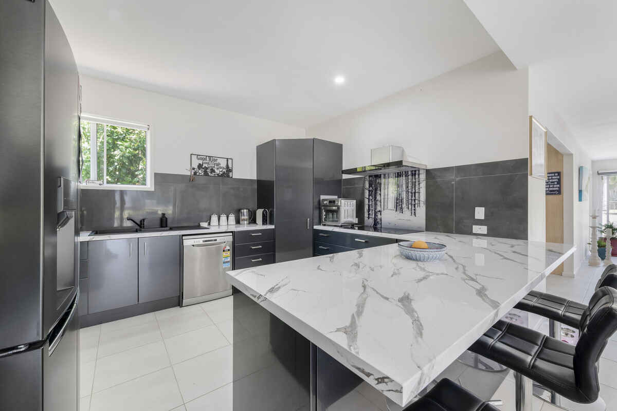 20 Kingfisher Crescent Moore Park Beach 20 Kingfisher Crescent Moore Park Beach