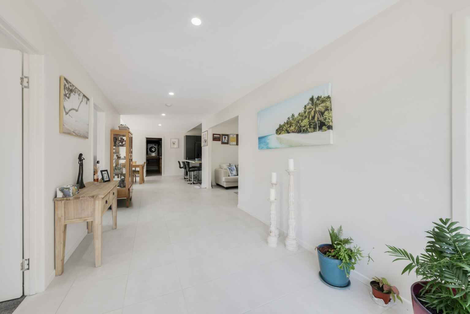 20 Kingfisher Crescent Moore Park Beach