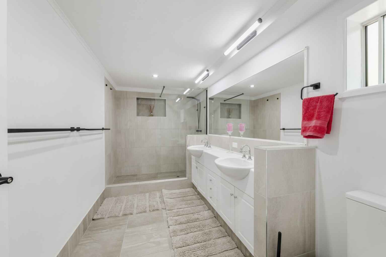 20 Kingfisher Crescent Moore Park Beach