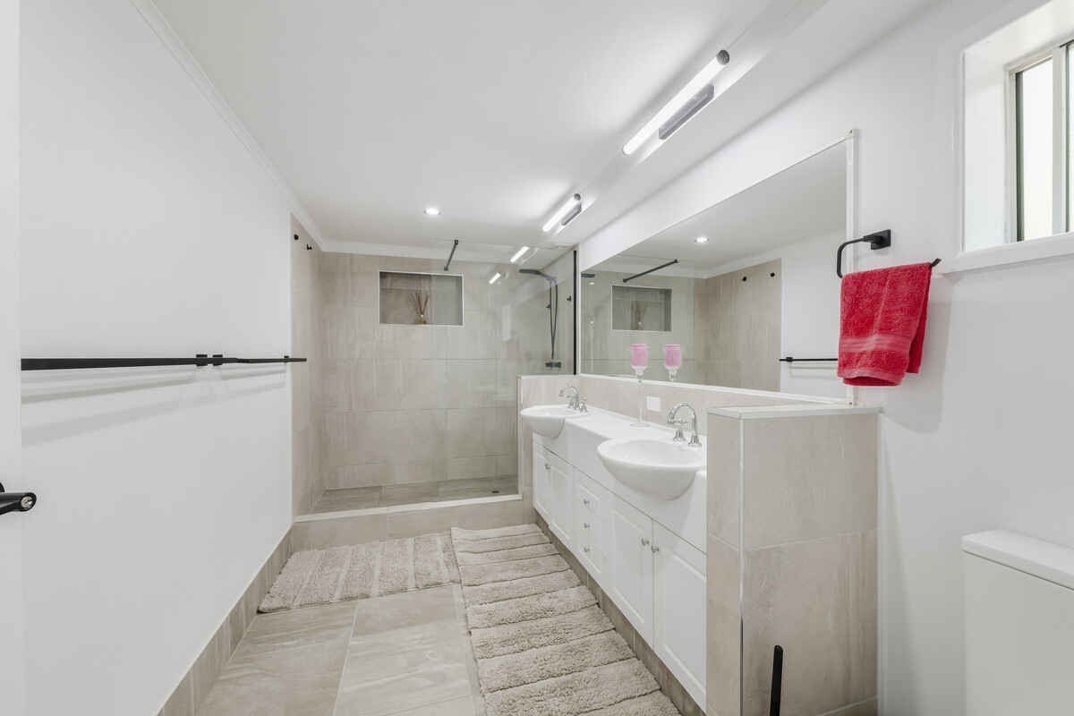 20 Kingfisher Crescent Moore Park Beach 20 Kingfisher Crescent Moore Park Beach