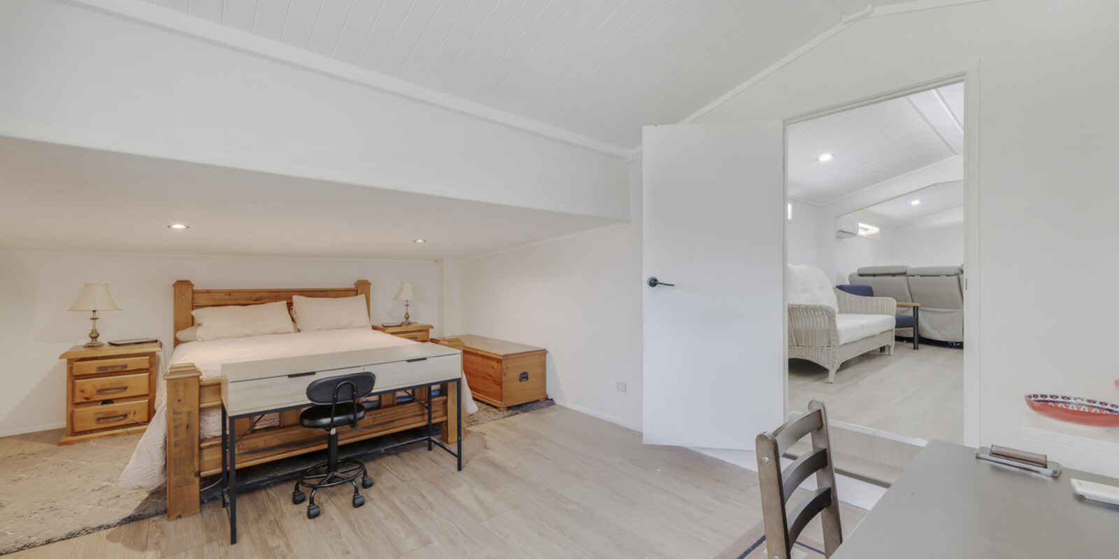 20 Kingfisher Crescent Moore Park Beach