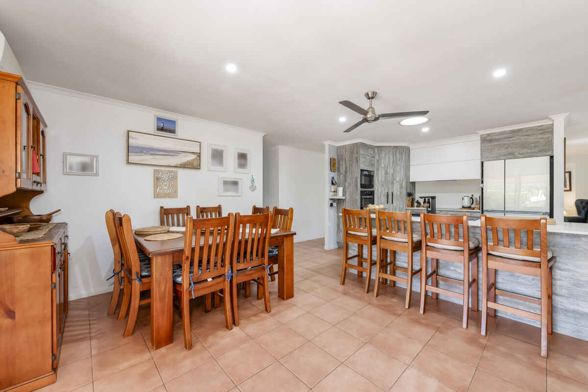 5 Woodlands Lane Moore Park Beach