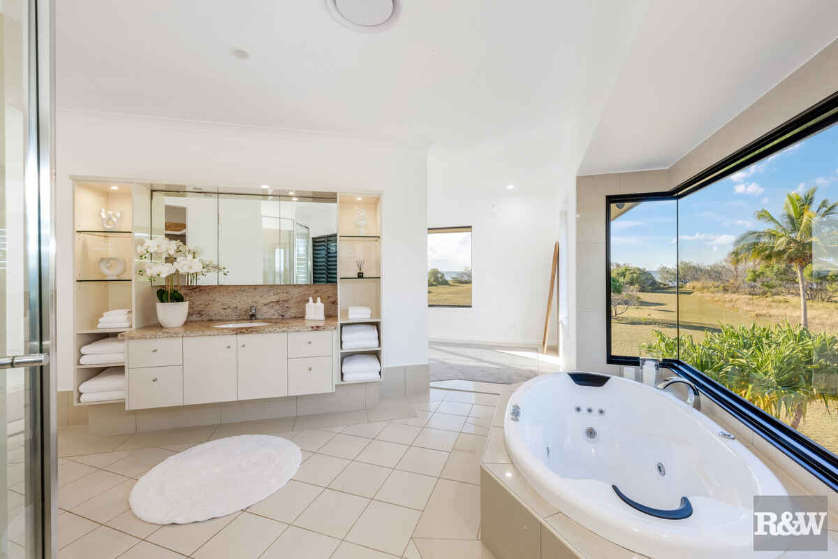 126 Sylvan Drive Moore Park Beach 126 Sylvan Drive Moore Park Beach