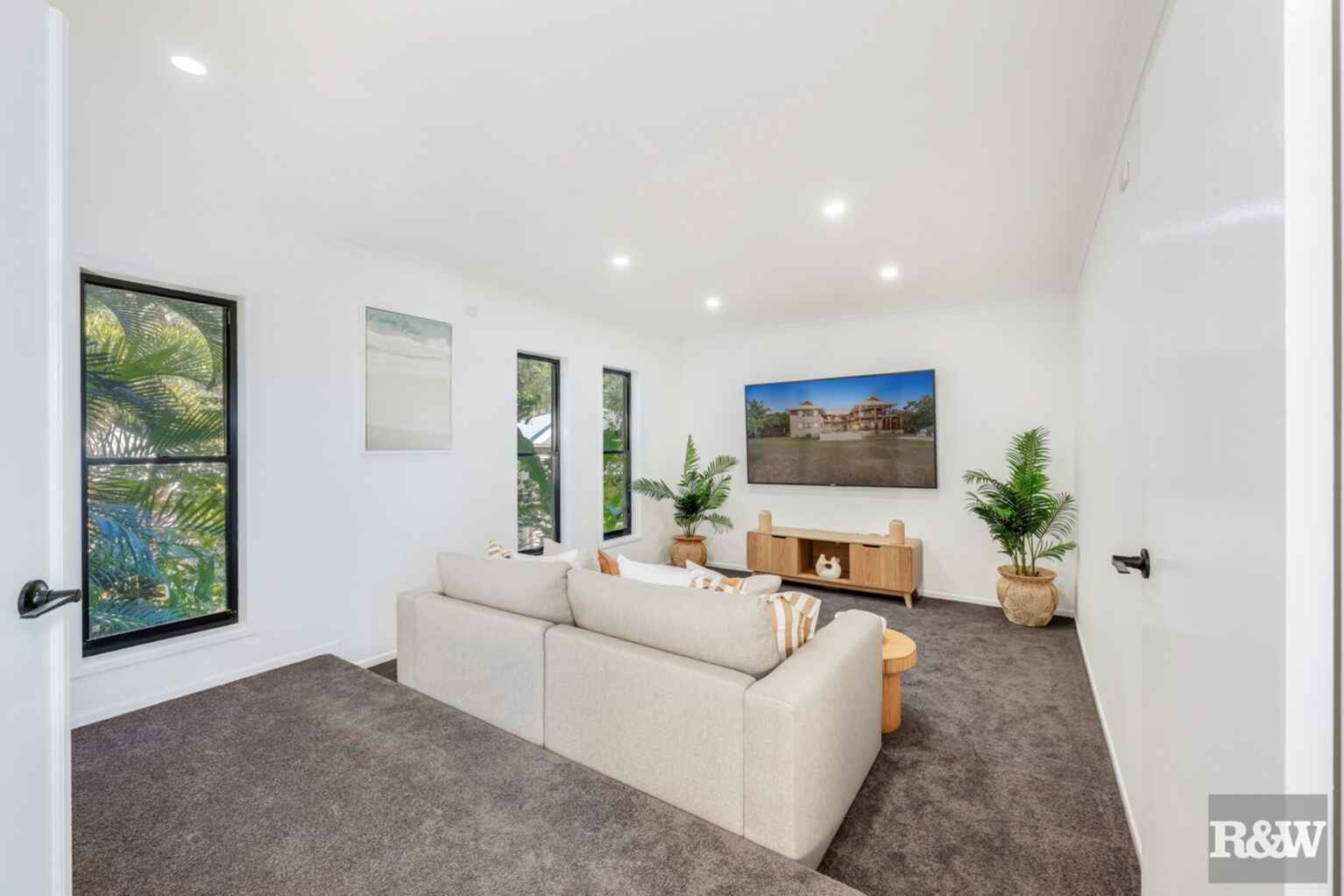 126 Sylvan Drive Moore Park Beach