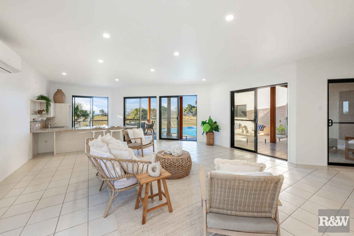 126 Sylvan Drive Moore Park Beach 126 Sylvan Drive Moore Park Beach