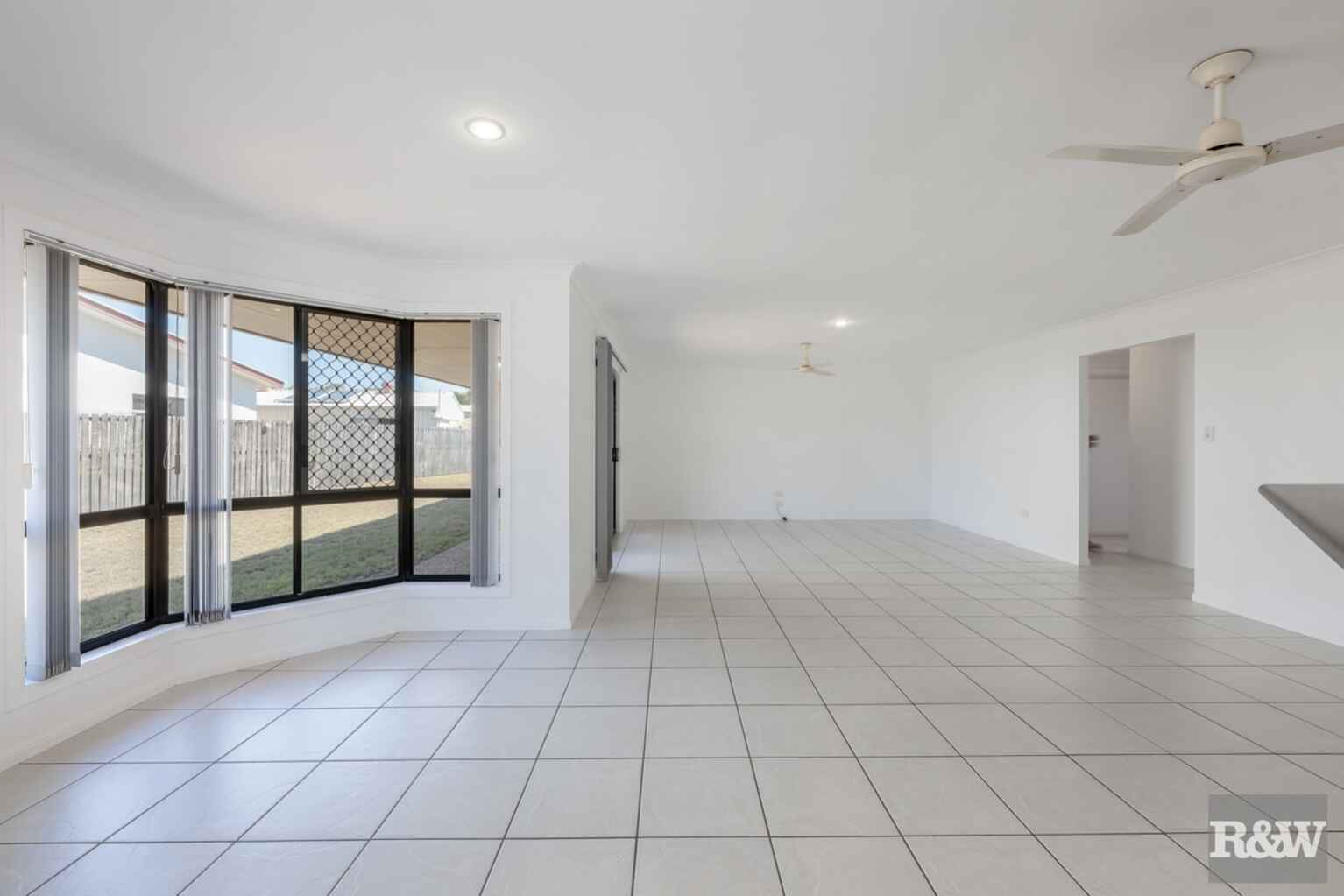 33 Acacia Street Moore Park Beach