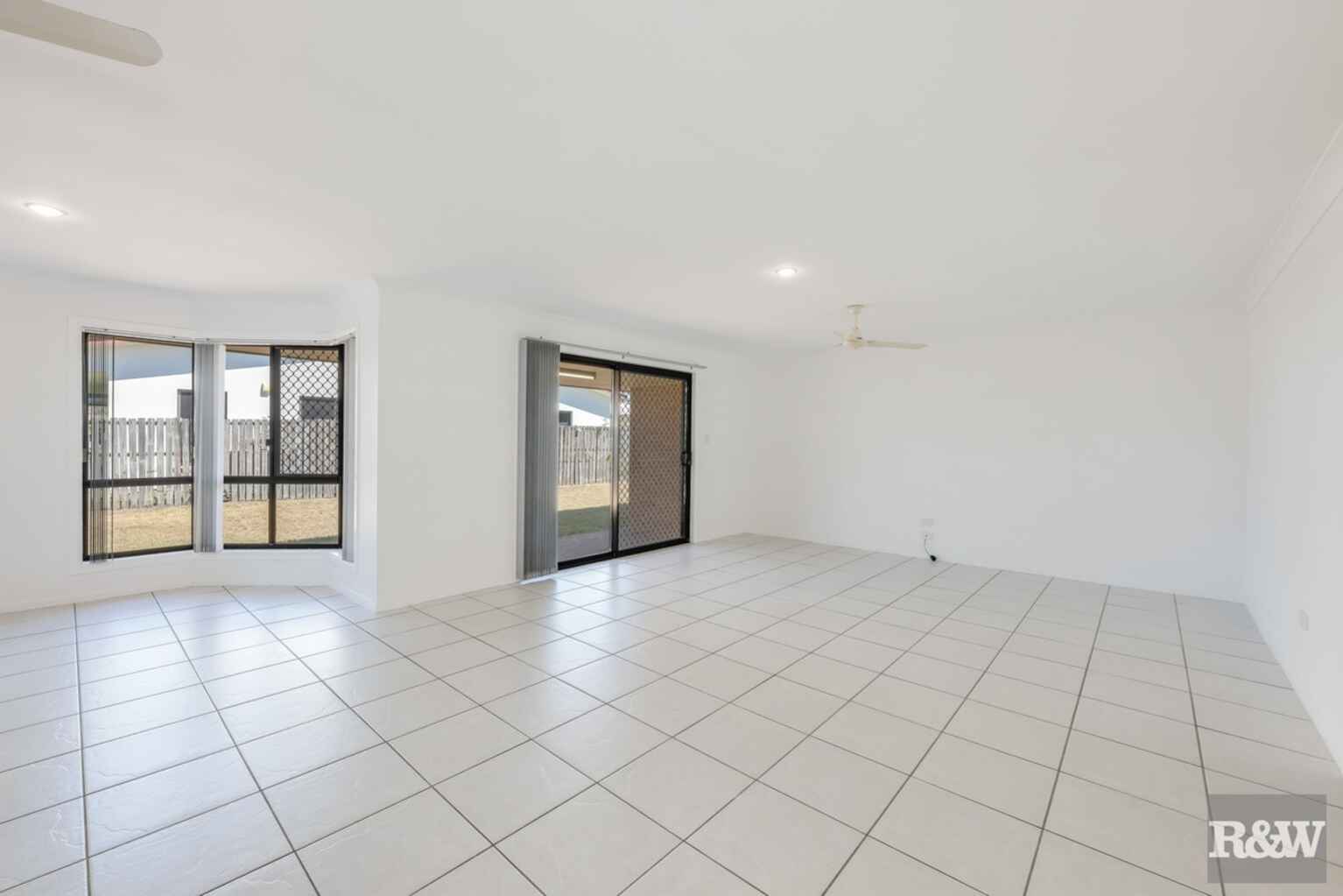 33 Acacia Street Moore Park Beach