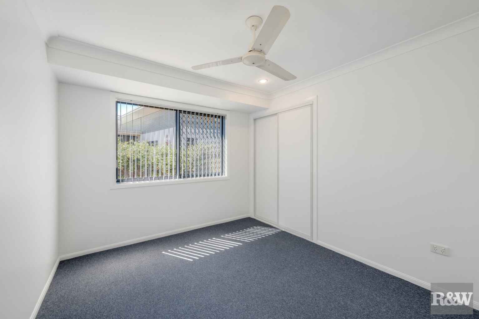 33 Acacia Street Moore Park Beach