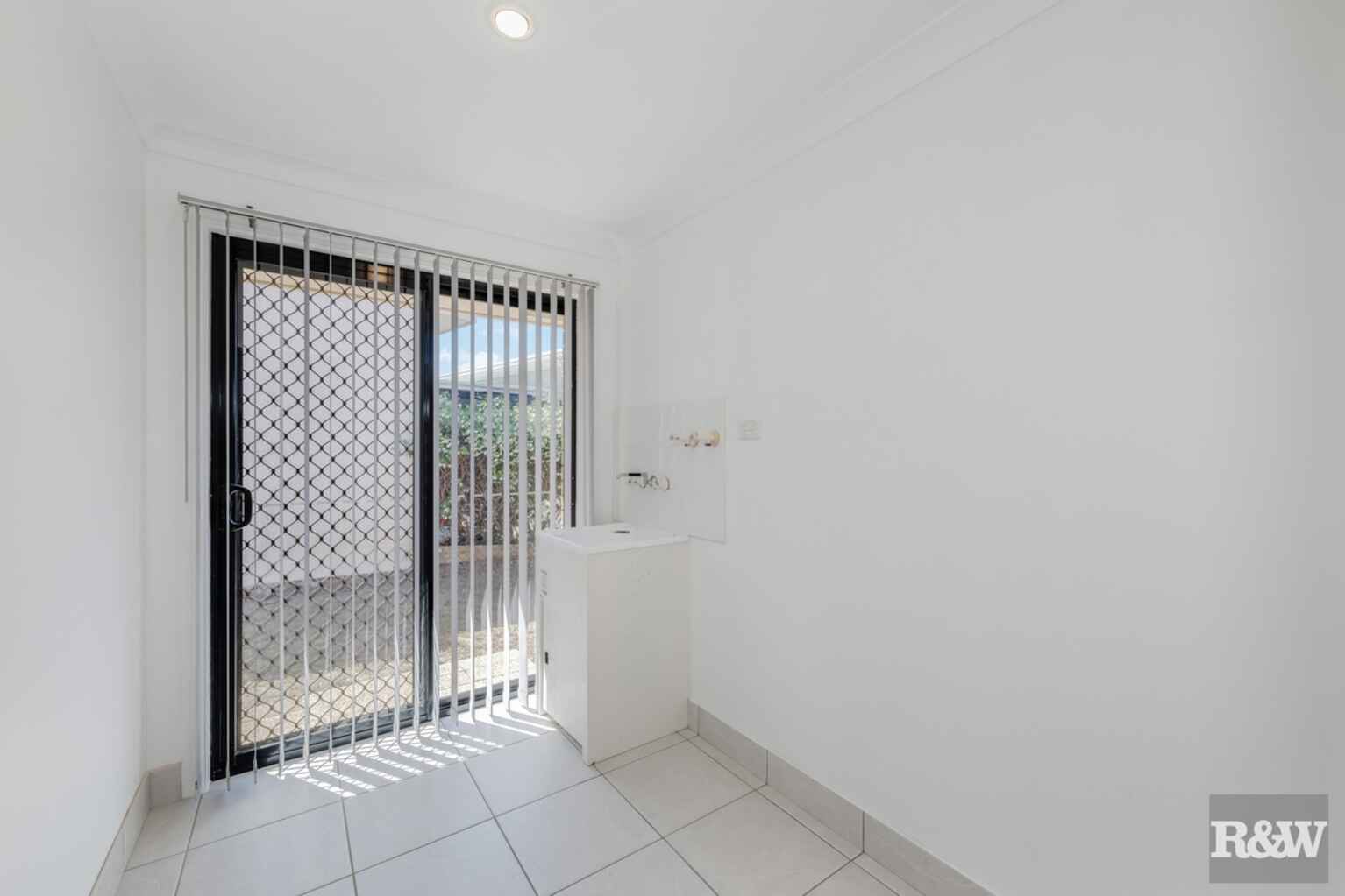 33 Acacia Street Moore Park Beach