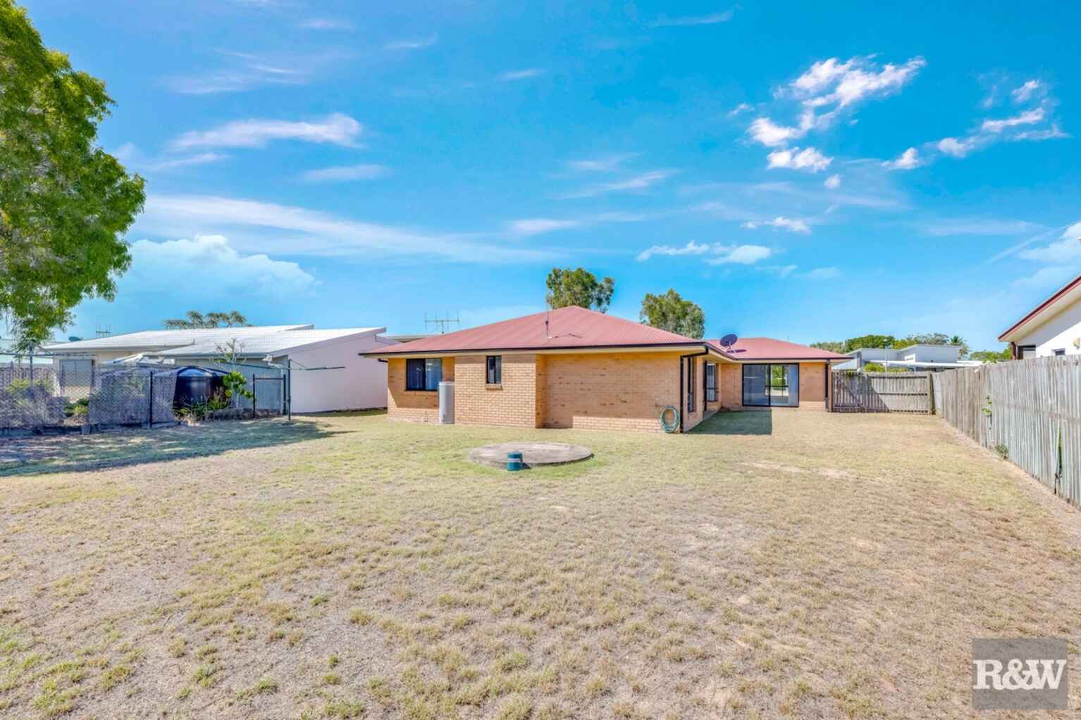 33 Acacia Street Moore Park Beach