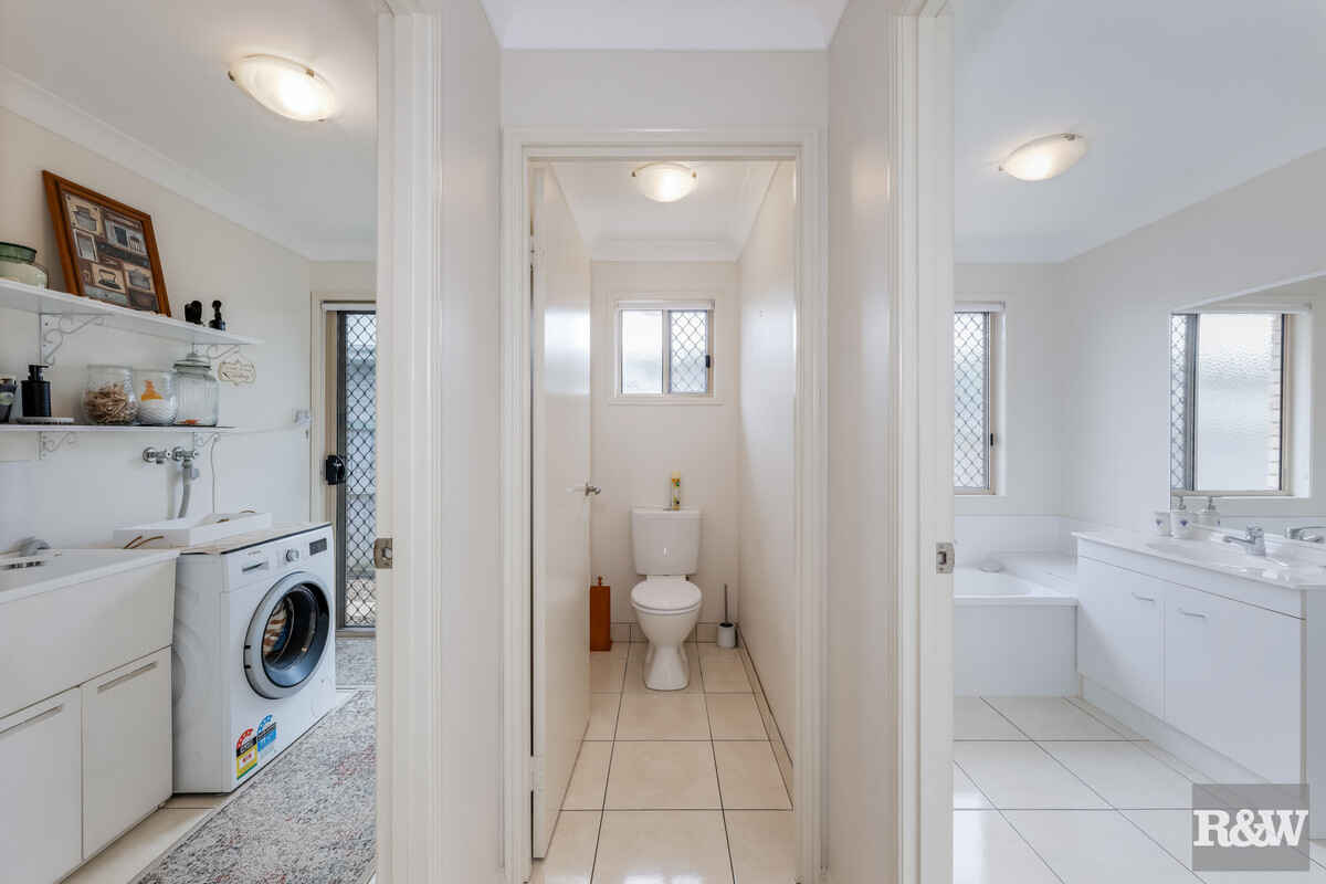 3 McCallum Close Coral Cove 3 McCallum Close Coral Cove