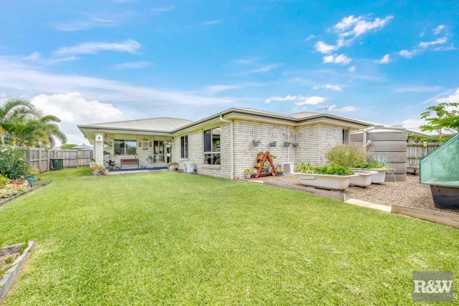 3 McCallum Close Coral Cove