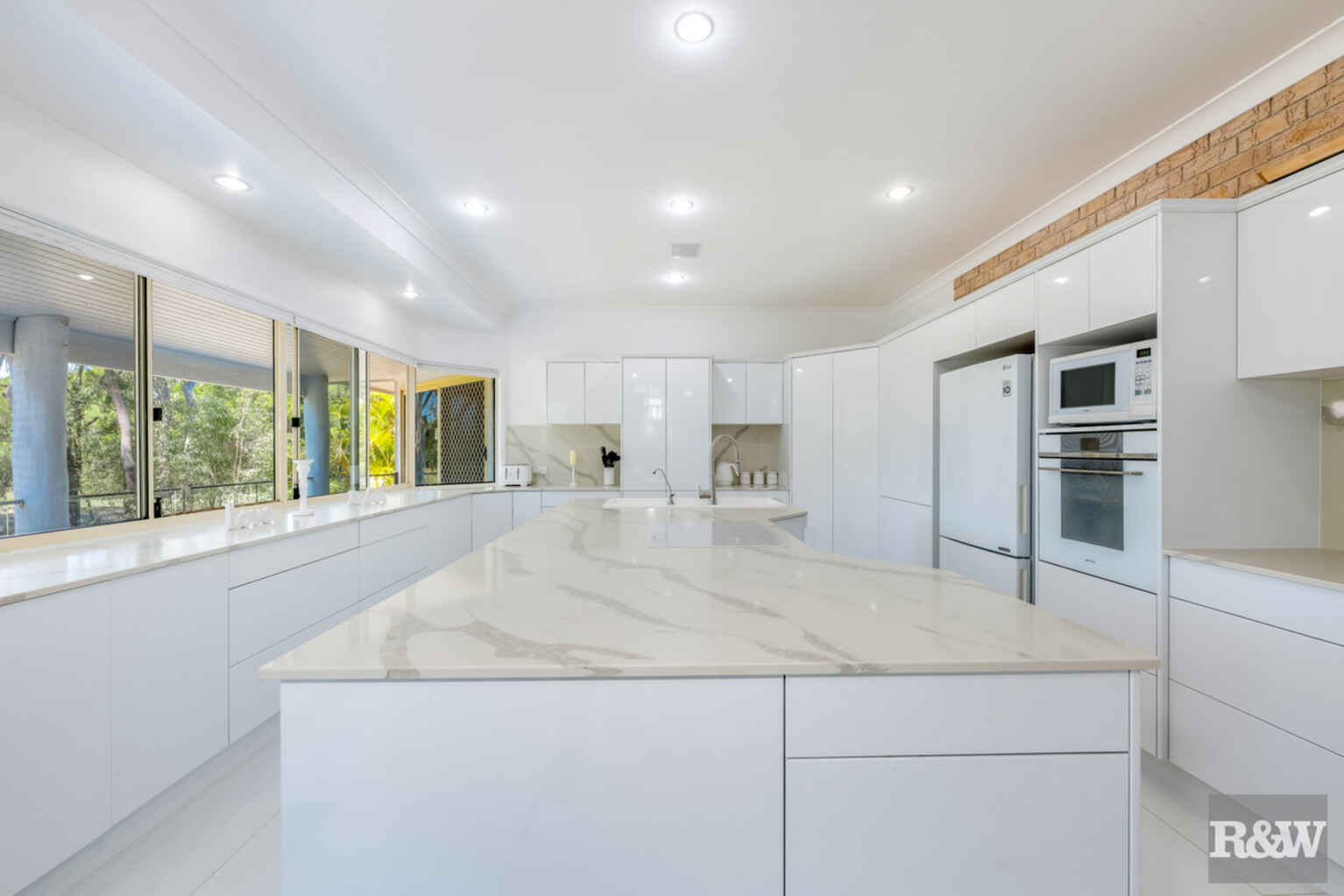 78 Sylvan Drive Moore Park Beach