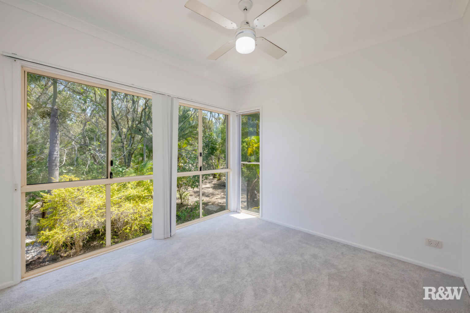 78 Sylvan Drive Moore Park Beach