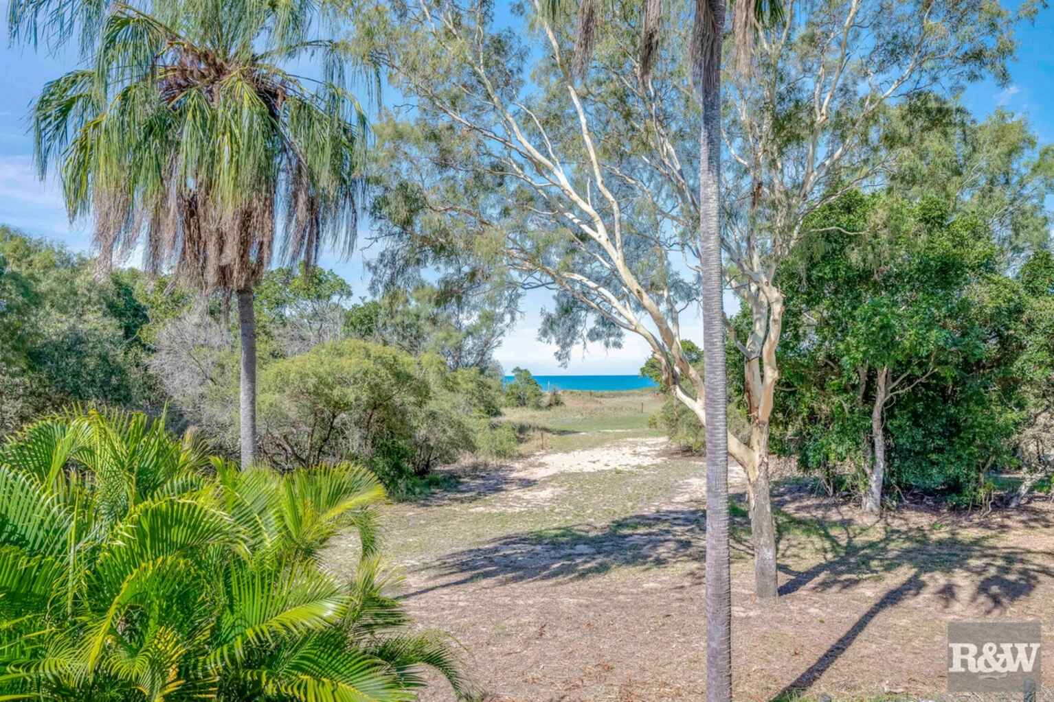 66 Sylvan Drive Moore Park Beach