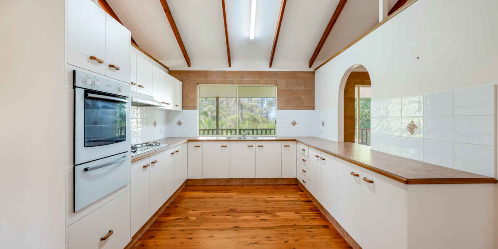 66 Sylvan Drive Moore Park Beach