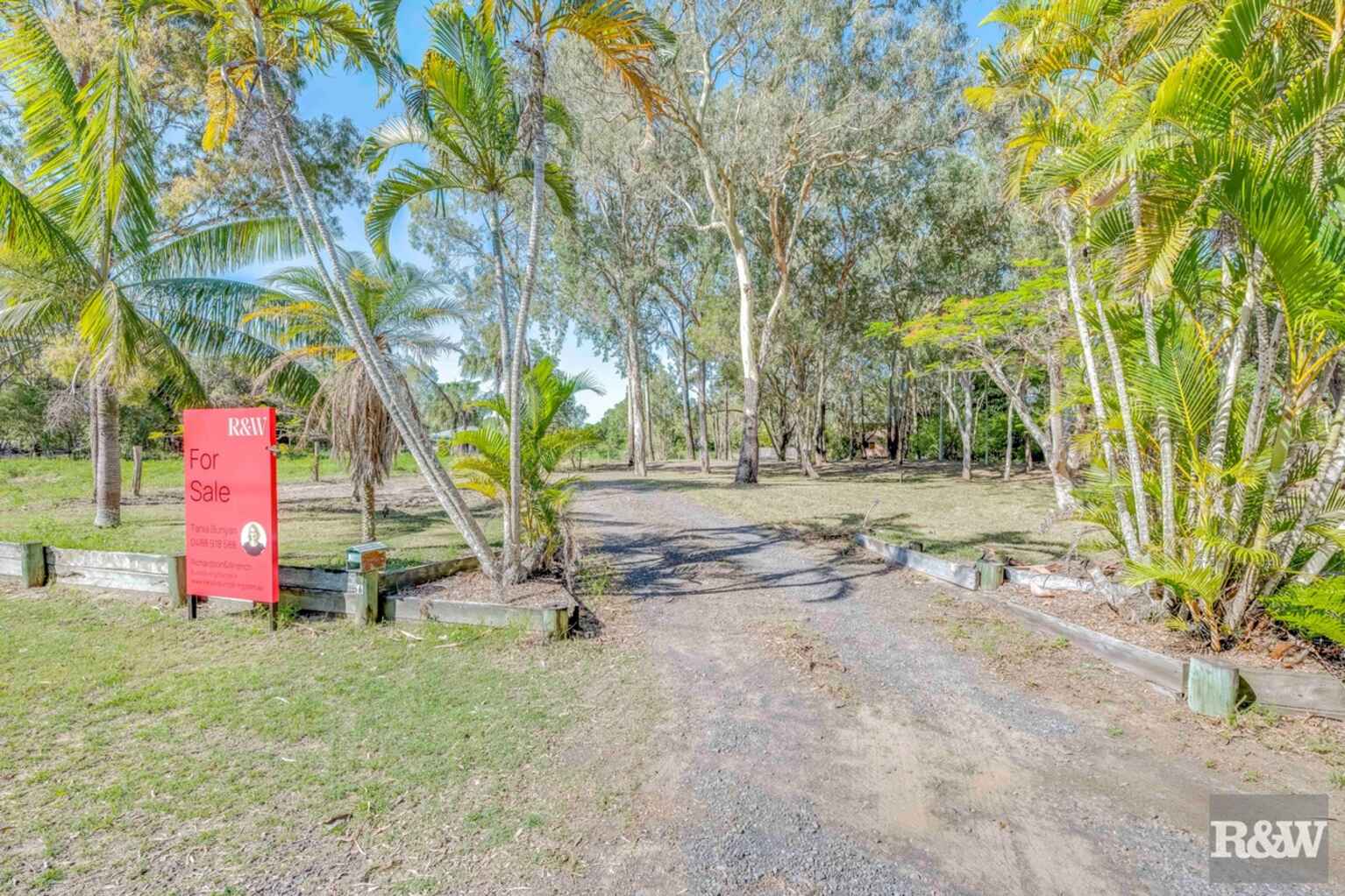 66 Sylvan Drive Moore Park Beach