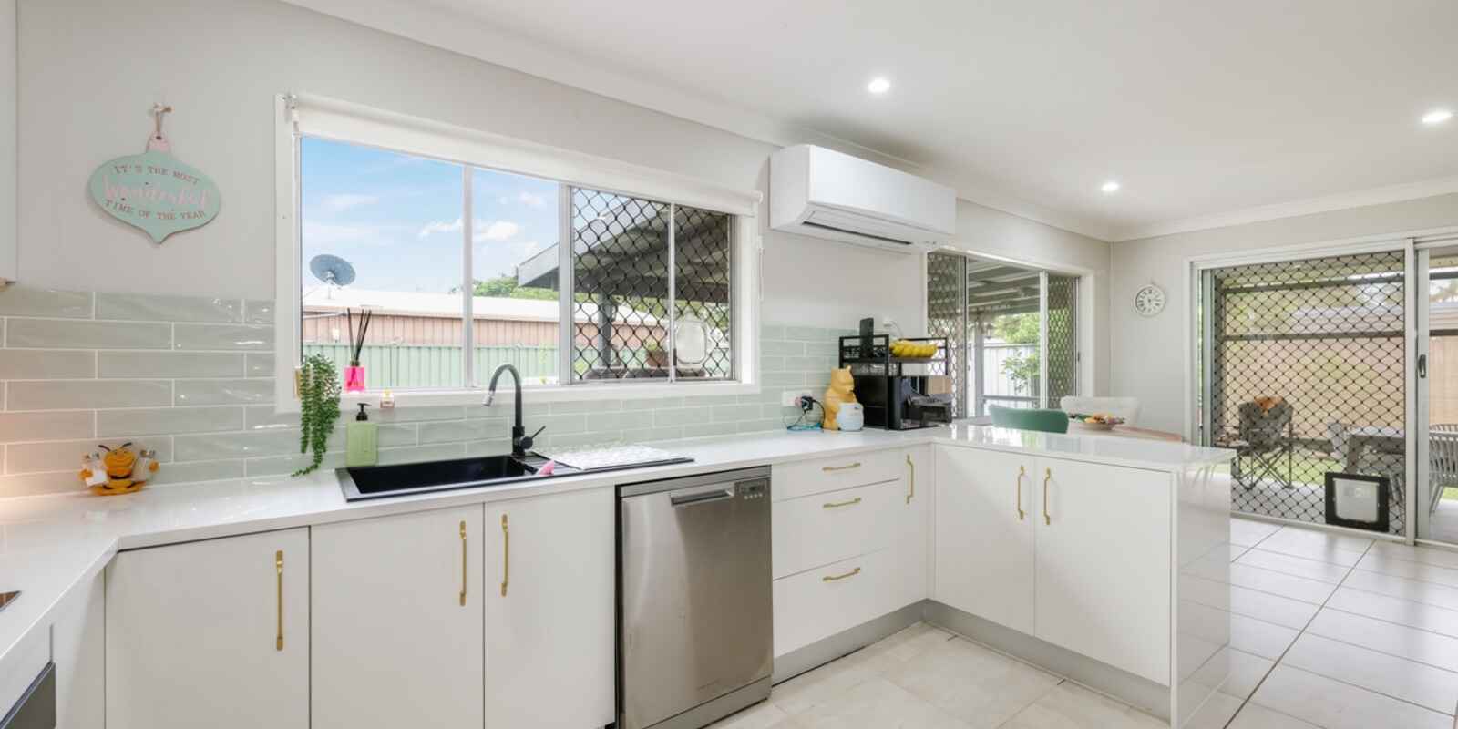 30 SUNSET Drive Thabeban