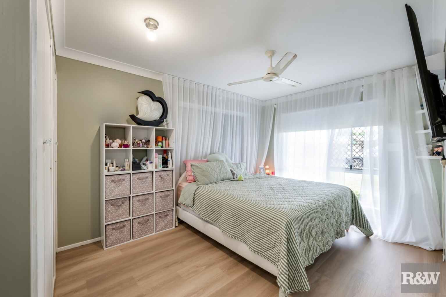 30 SUNSET Drive Thabeban