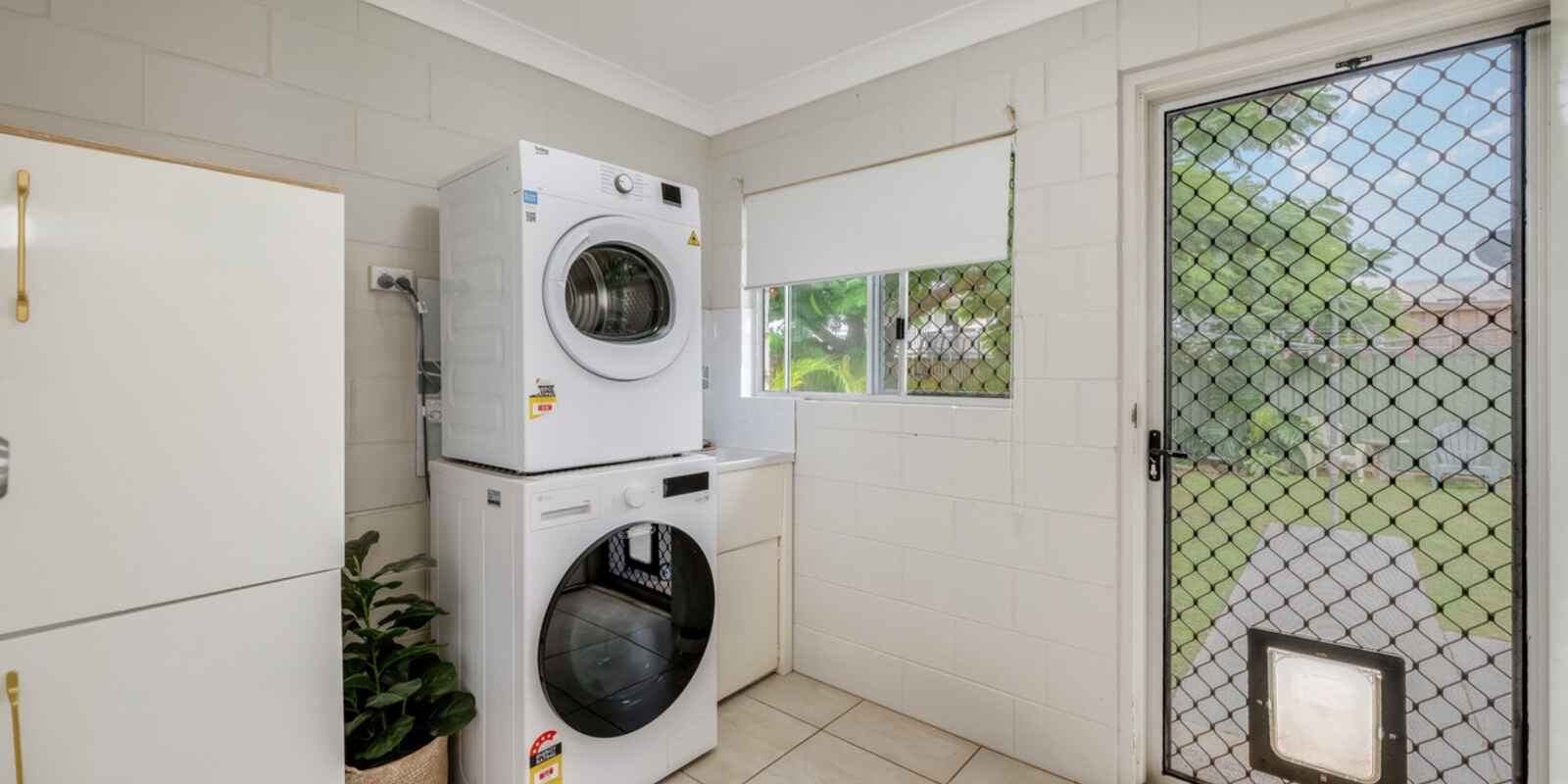 30 SUNSET Drive Thabeban