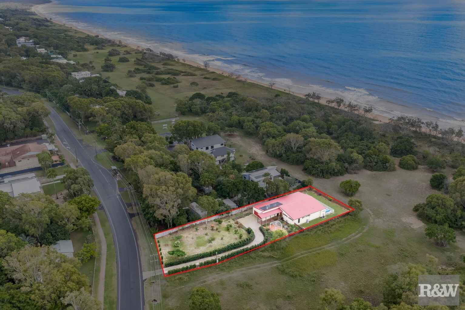 86 Sylvan Drive Moore Park Beach