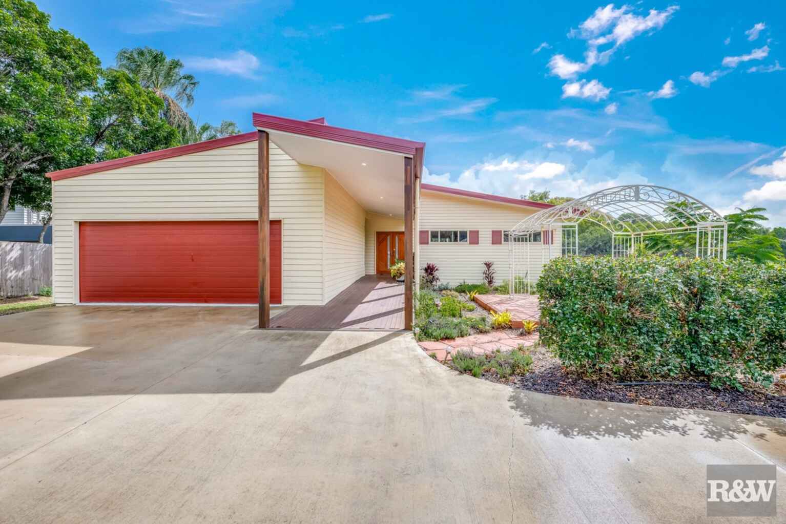 86 Sylvan Drive Moore Park Beach