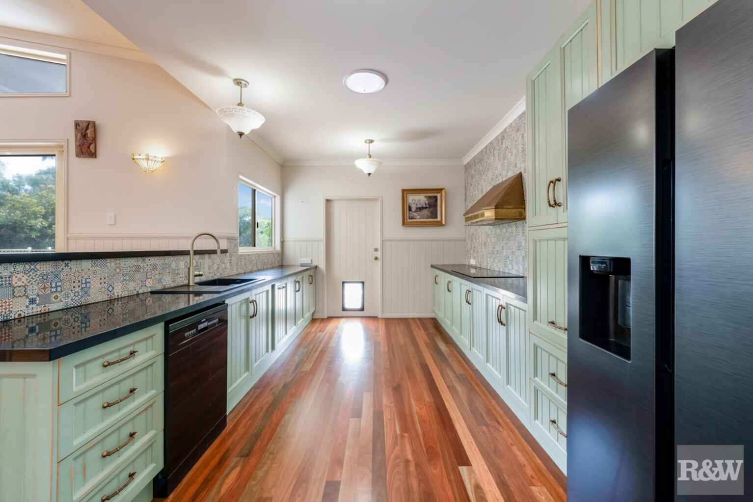 86 Sylvan Drive Moore Park Beach