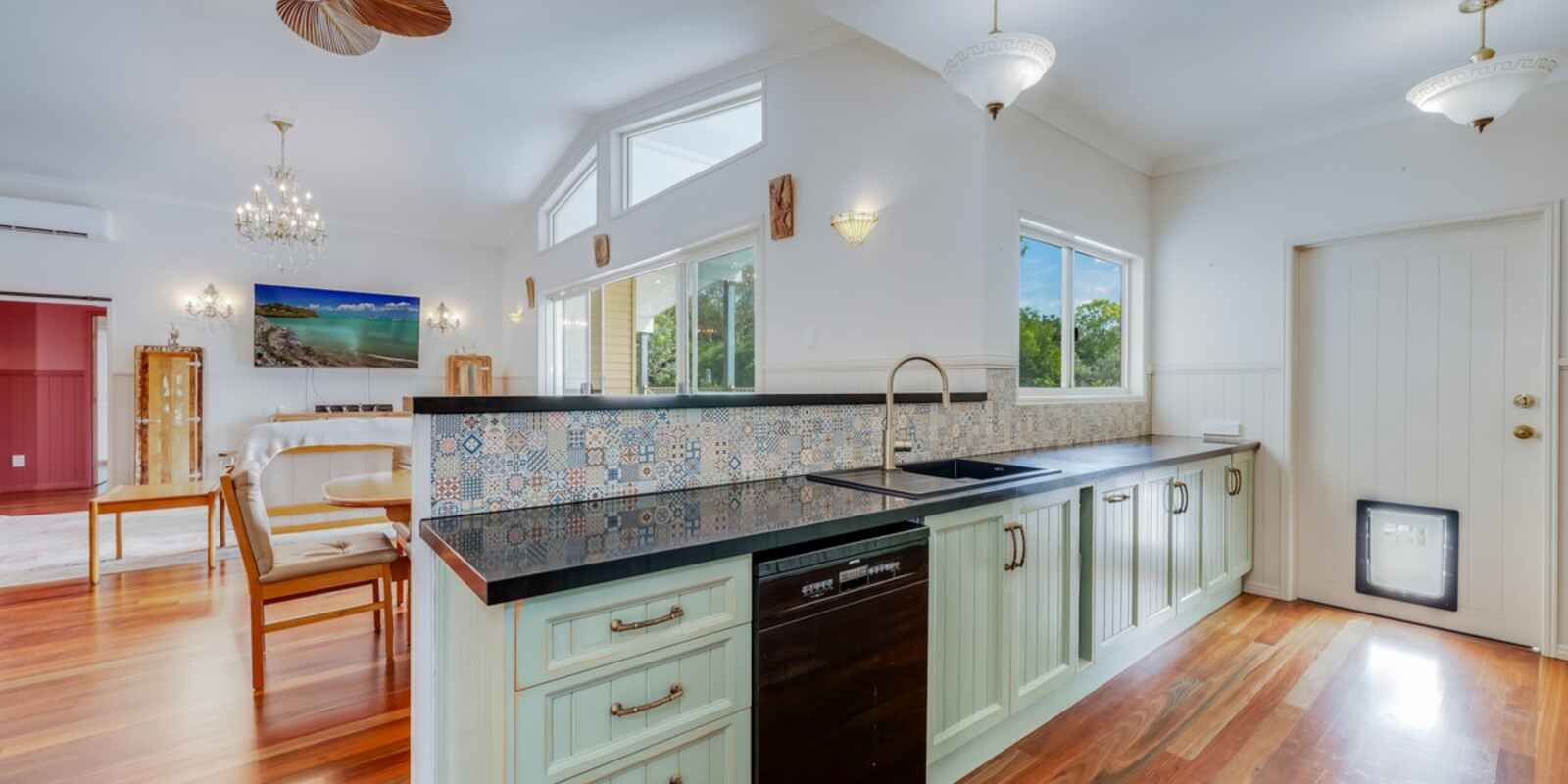 86 Sylvan Drive Moore Park Beach