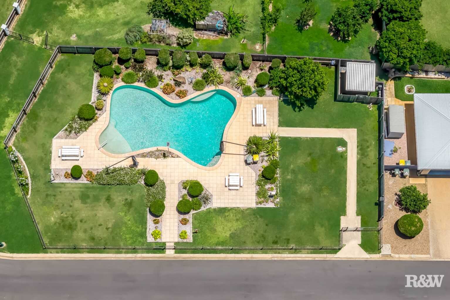 19 McCallum Close Coral Cove