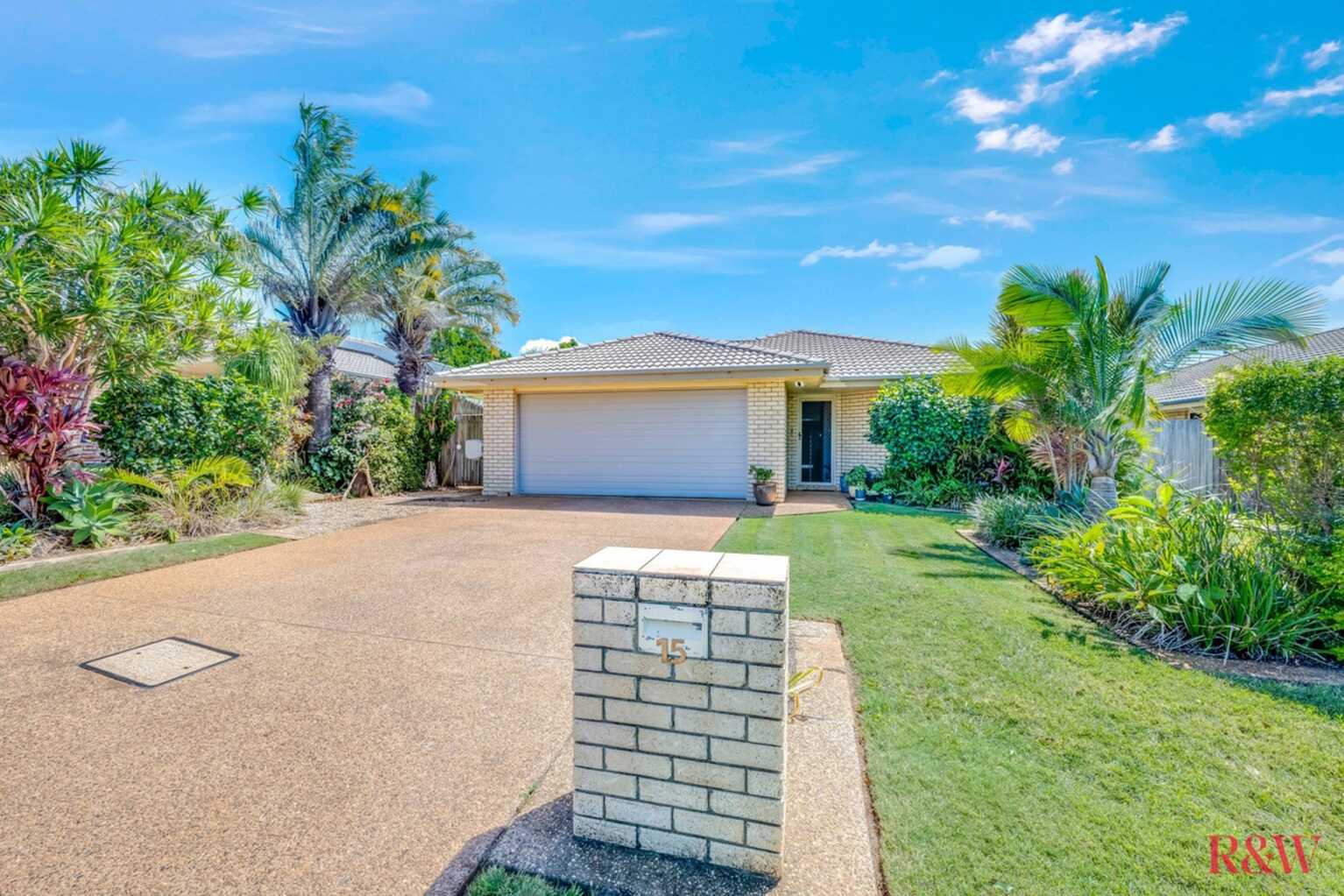 15 McCallum Close Coral Cove 15 McCallum Close Coral Cove