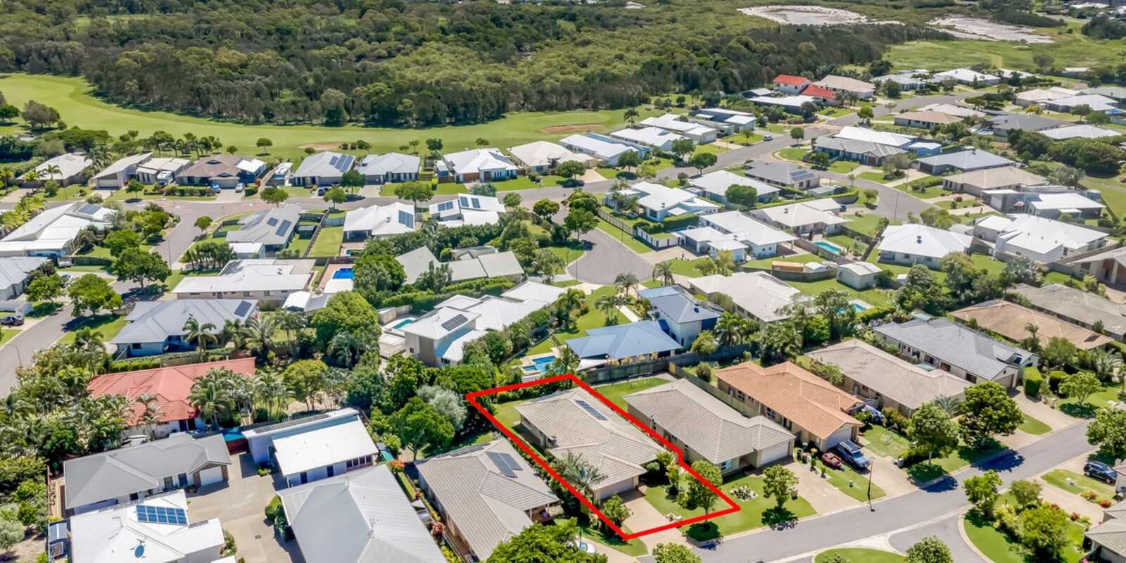 15 McCallum Close Coral Cove 15 McCallum Close Coral Cove
