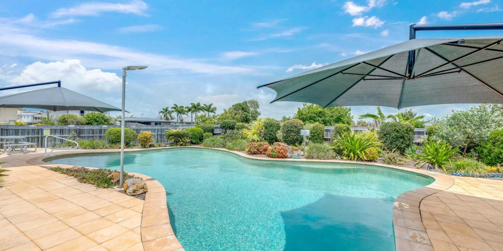 15 McCallum Close Coral Cove 15 McCallum Close Coral Cove