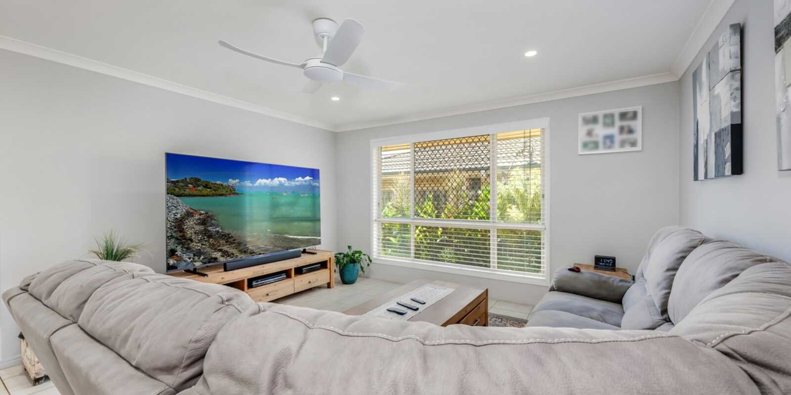 15 McCallum Close Coral Cove 15 McCallum Close Coral Cove