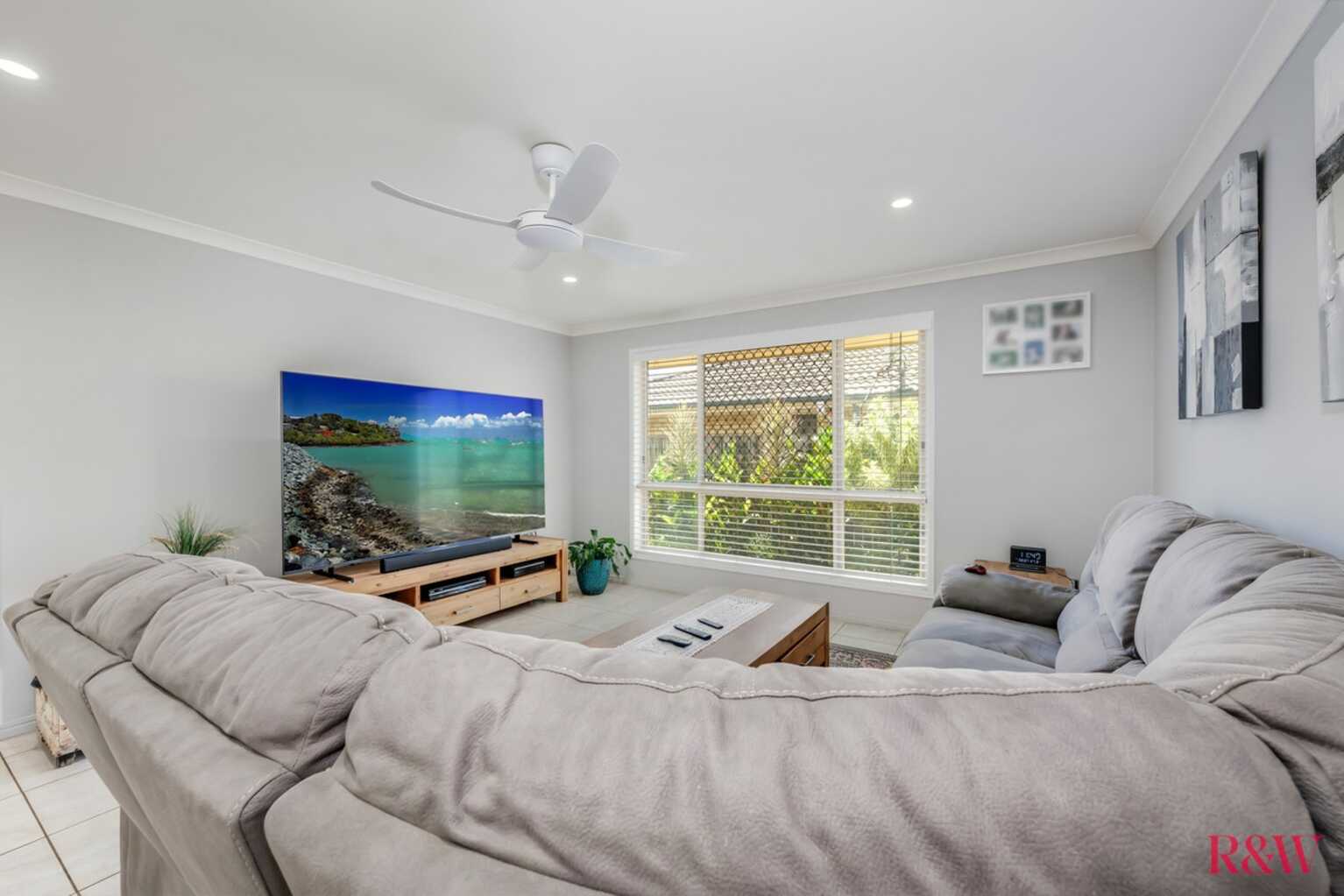15 McCallum Close Coral Cove 15 McCallum Close Coral Cove