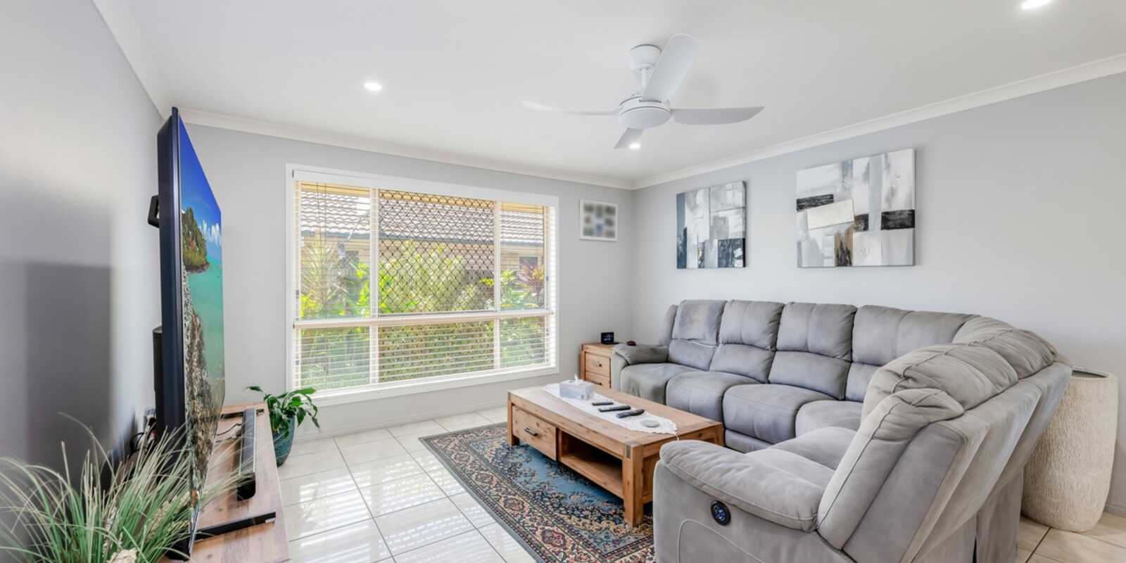 15 McCallum Close Coral Cove 15 McCallum Close Coral Cove