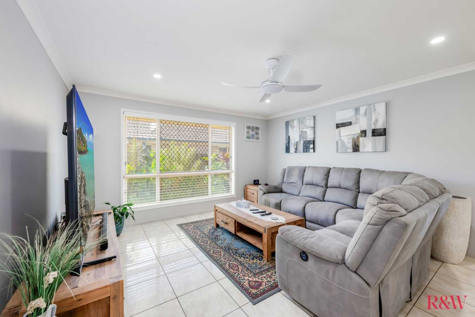 15 McCallum Close Coral Cove 15 McCallum Close Coral Cove