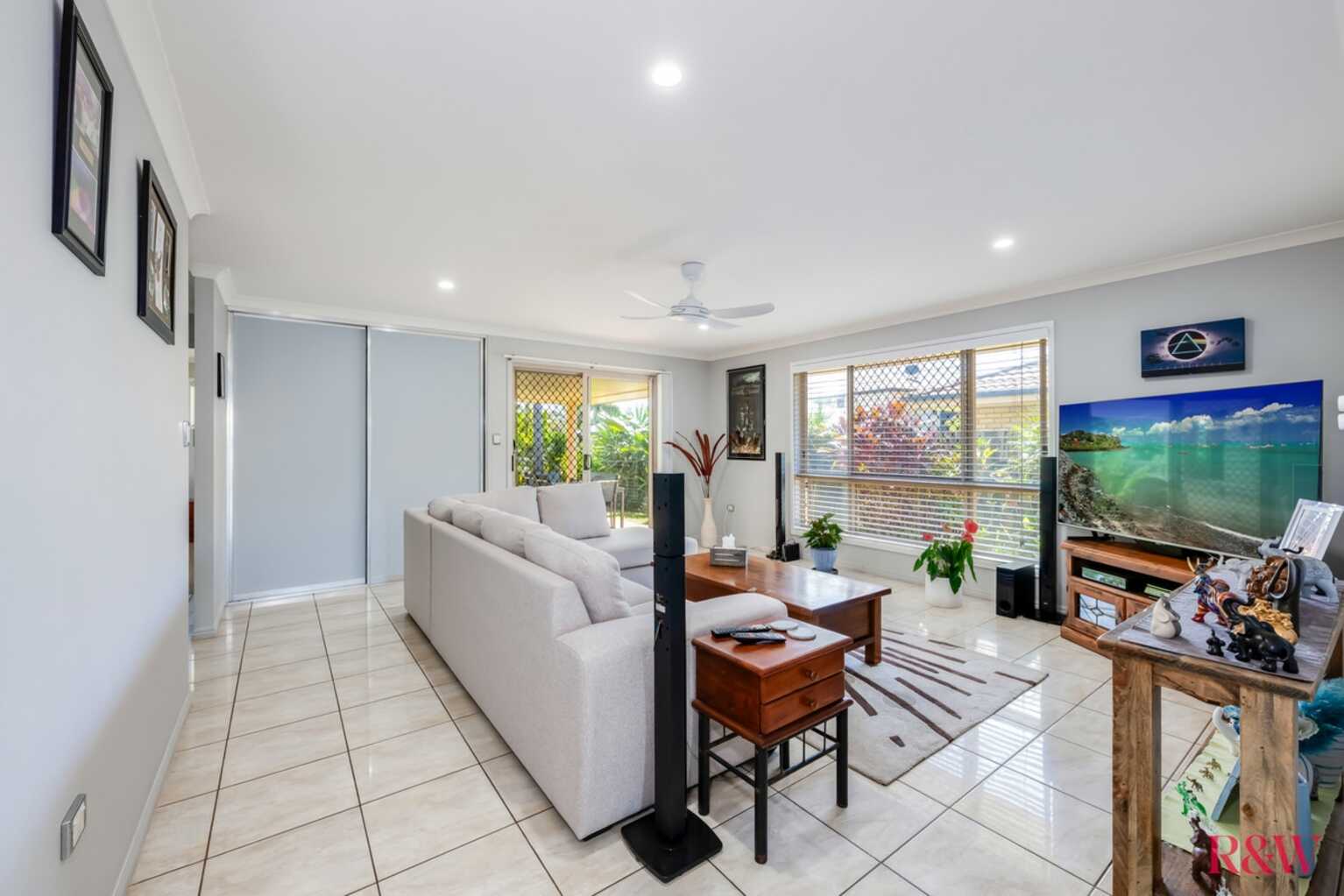 15 McCallum Close Coral Cove 15 McCallum Close Coral Cove