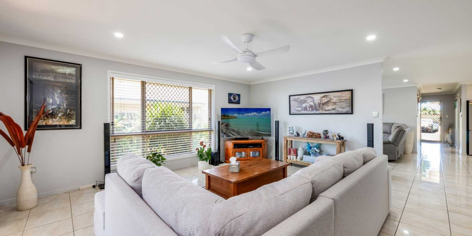 15 McCallum Close Coral Cove 15 McCallum Close Coral Cove