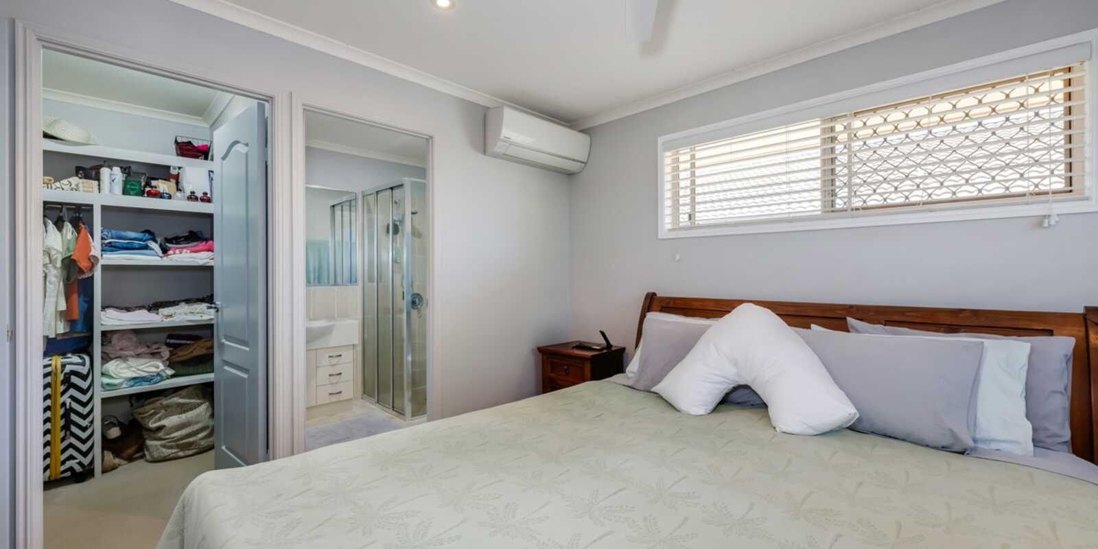 15 McCallum Close Coral Cove 15 McCallum Close Coral Cove