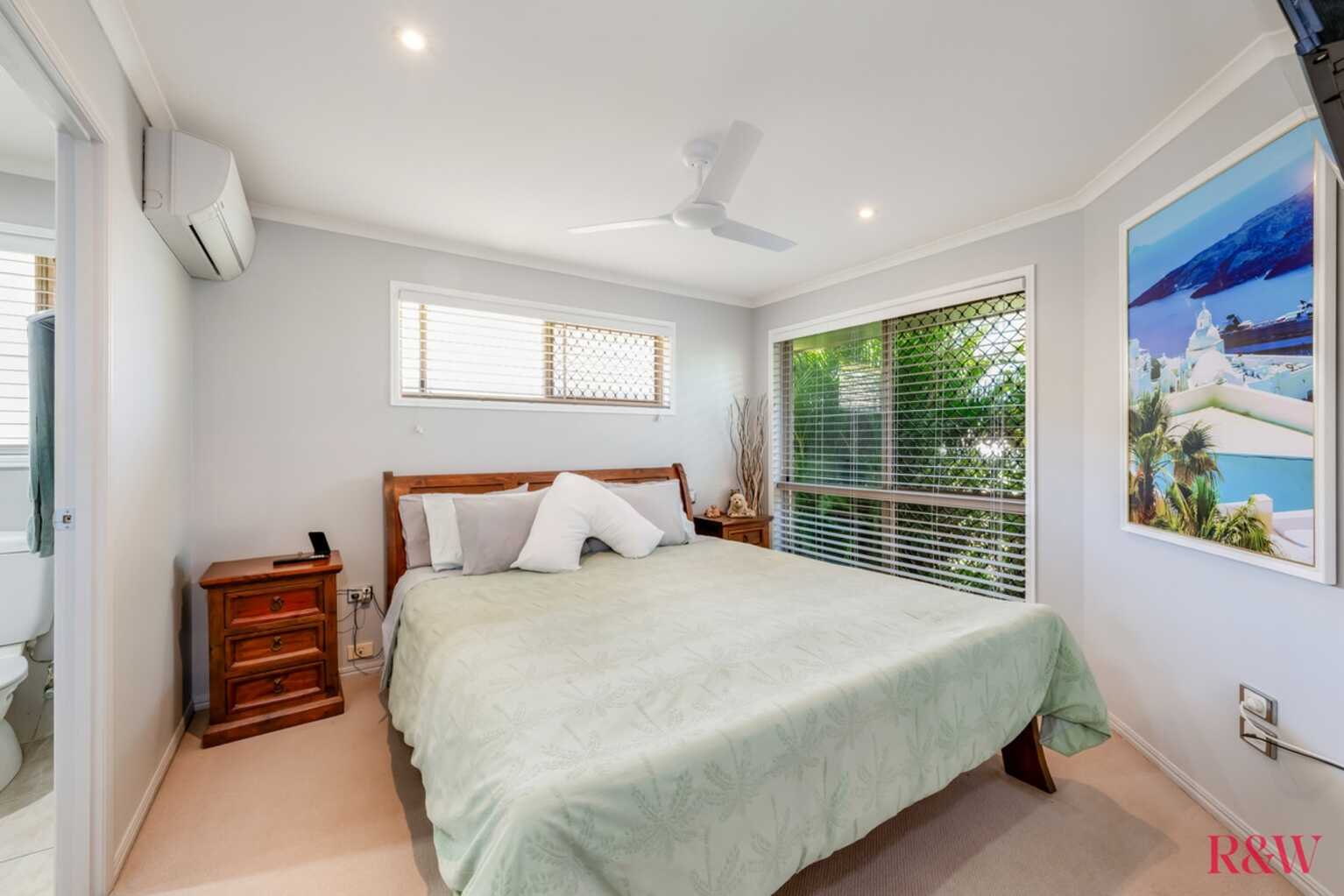 15 McCallum Close Coral Cove 15 McCallum Close Coral Cove