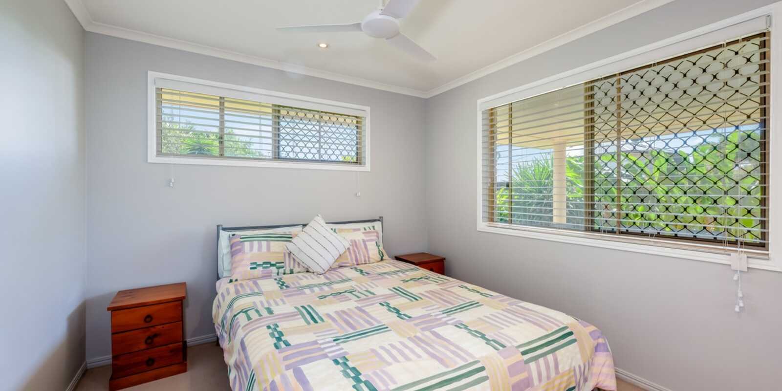 15 McCallum Close Coral Cove 15 McCallum Close Coral Cove