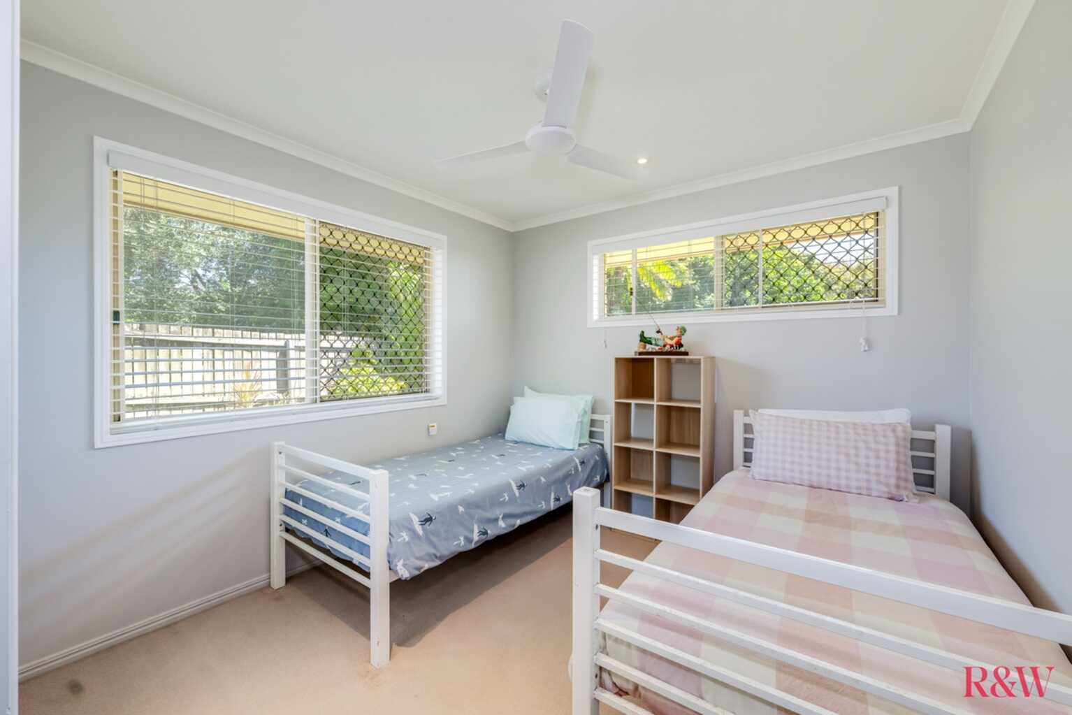 15 McCallum Close Coral Cove 15 McCallum Close Coral Cove