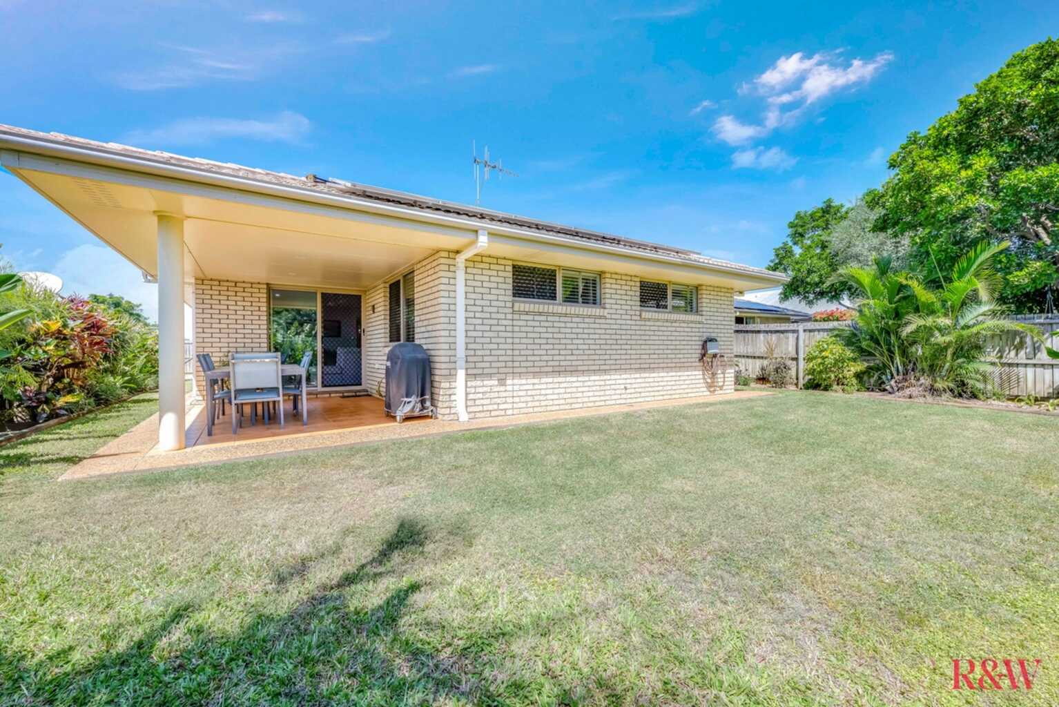 15 McCallum Close Coral Cove 15 McCallum Close Coral Cove