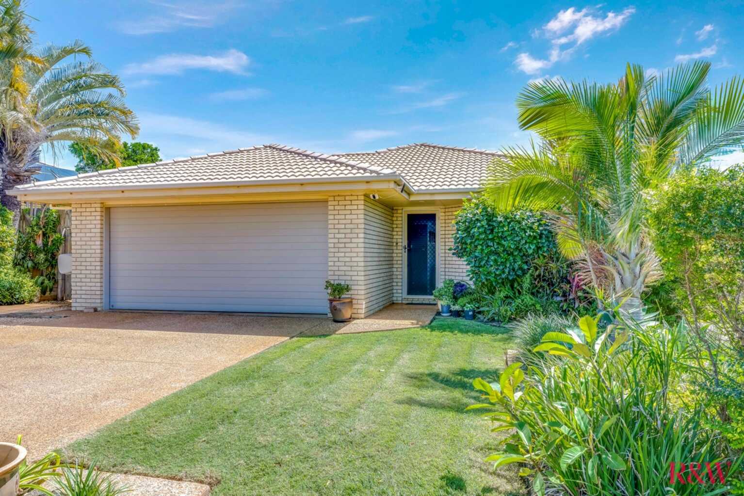 15 McCallum Close Coral Cove 15 McCallum Close Coral Cove