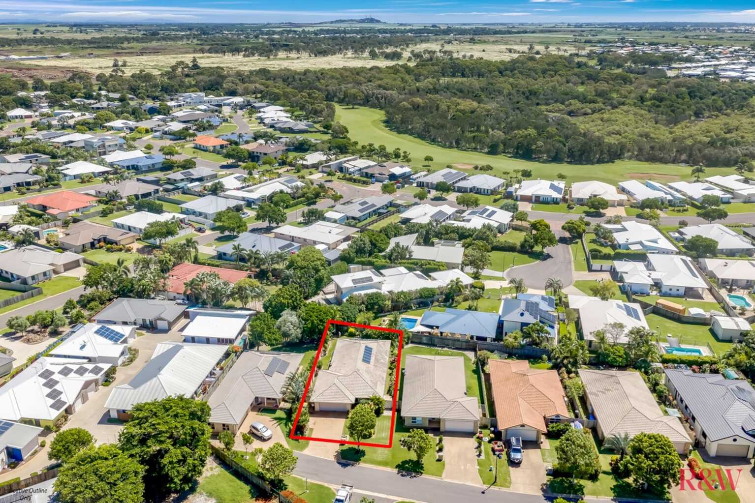 15 McCallum Close Coral Cove 15 McCallum Close Coral Cove