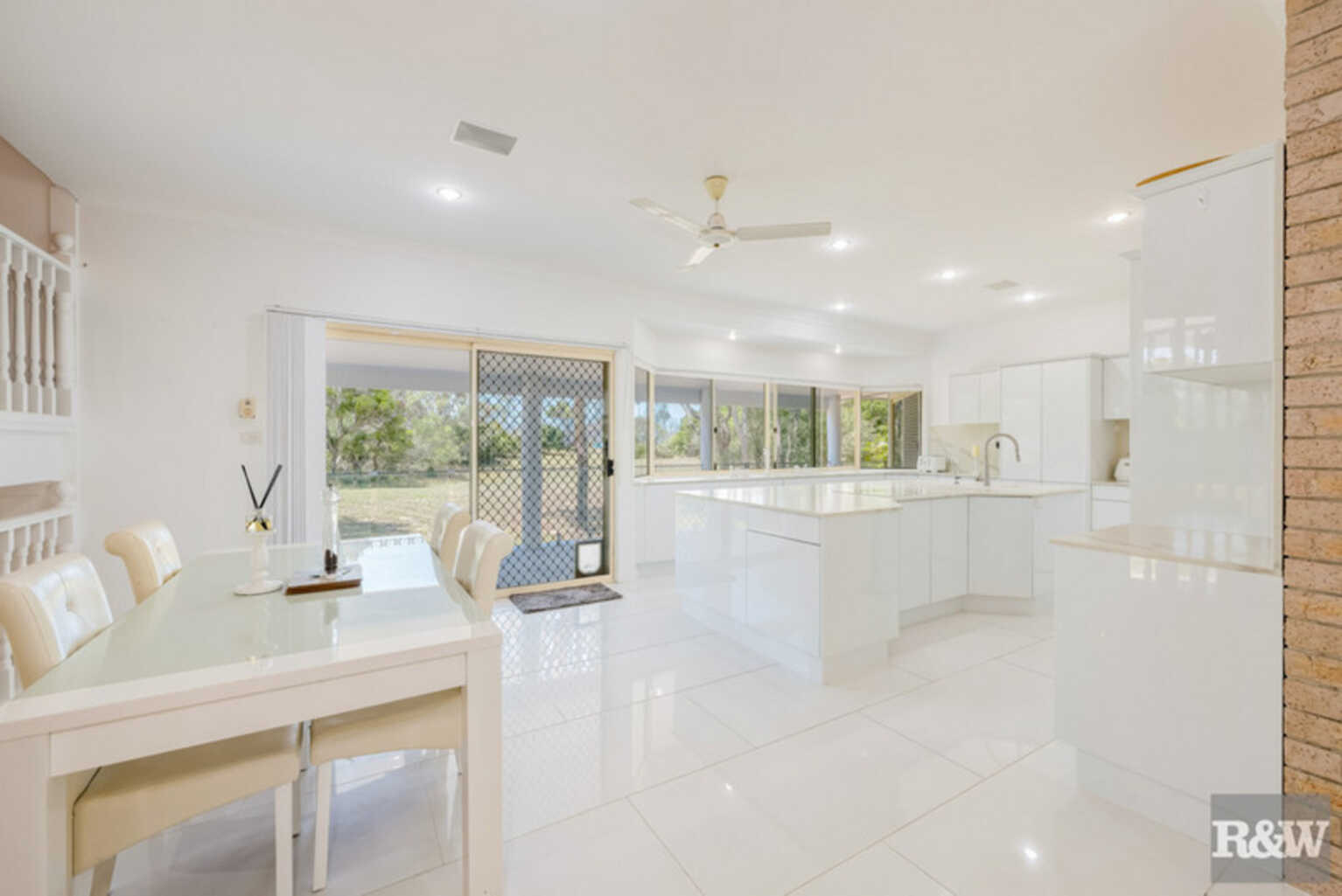 78 Sylvan Drive Moore Park Beach