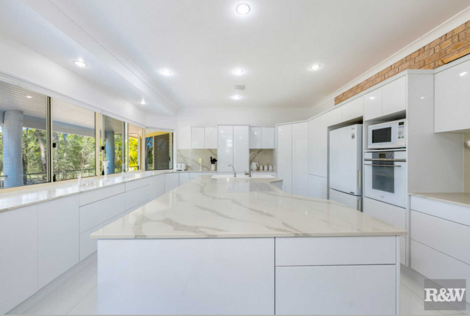 78 Sylvan Drive Moore Park Beach