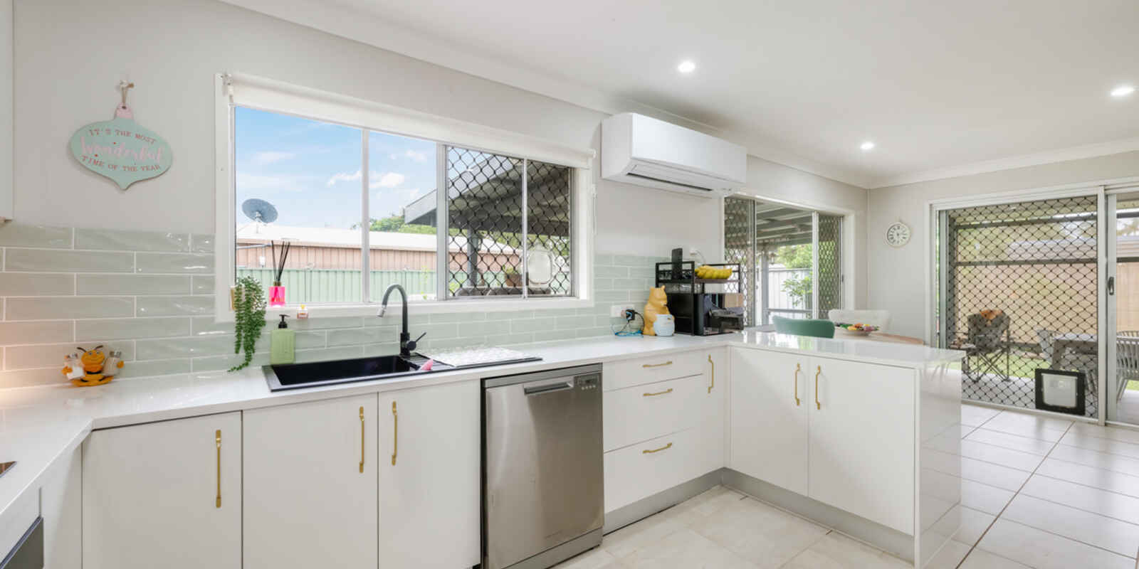 30 SUNSET Drive Thabeban 30 SUNSET Drive Thabeban