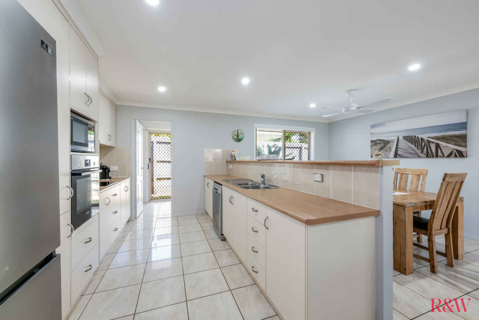 15 McCallum Close Coral Cove